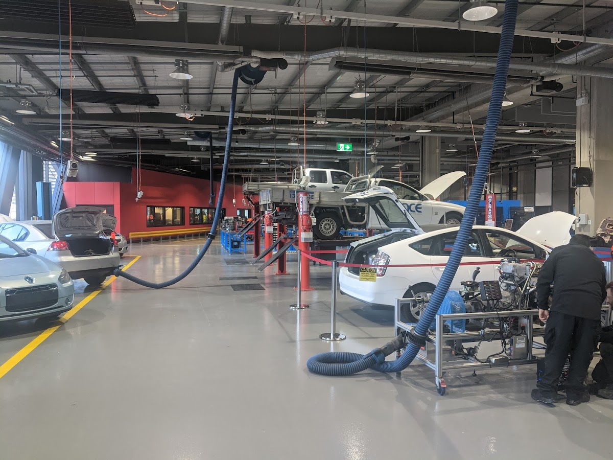 Kangan Institute photo 3