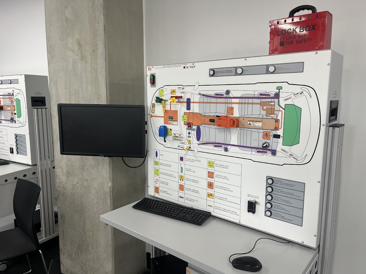 Kangan Institute photo 5