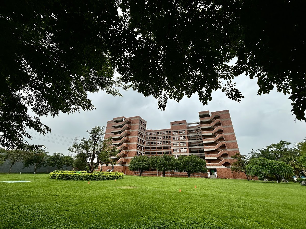 Chang Jung Christian University photo 5