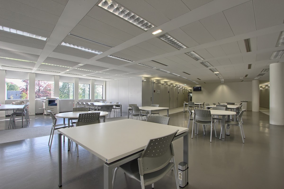 EDHEC Business School photo 2