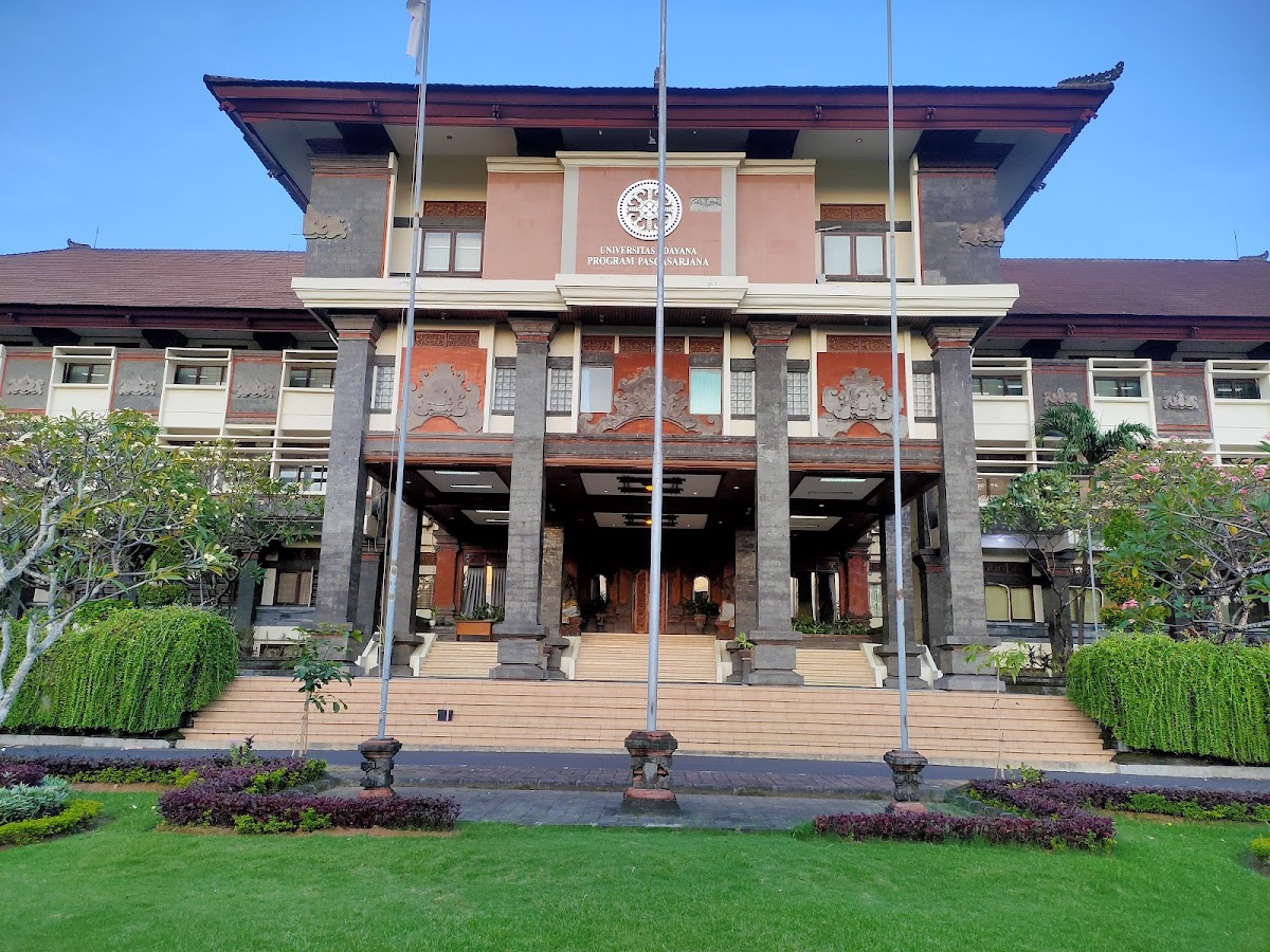 Udayana University photo 3