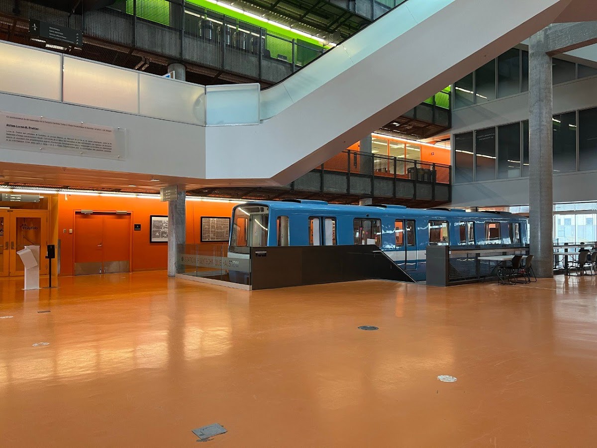 École Polytechnique photo 5