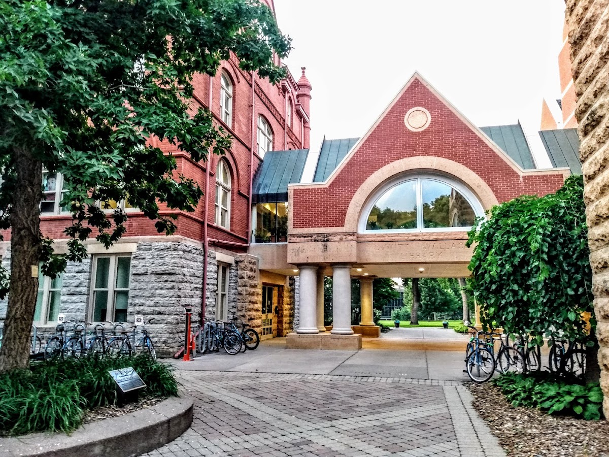 Macalester College photo 6