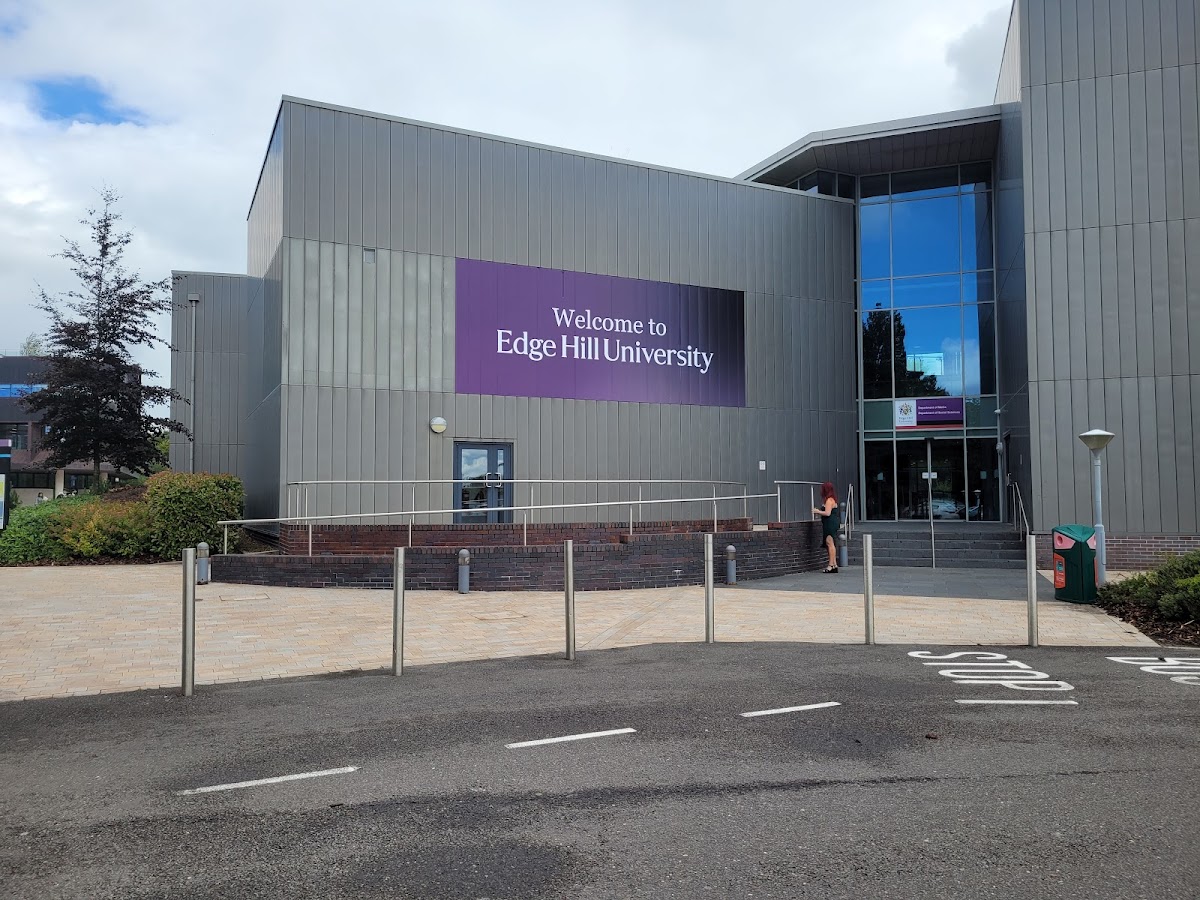 Edge Hill University photo 5