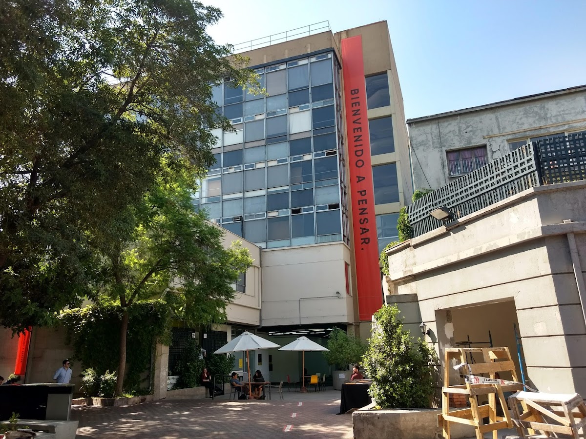 Alberto Hurtado University photo 3