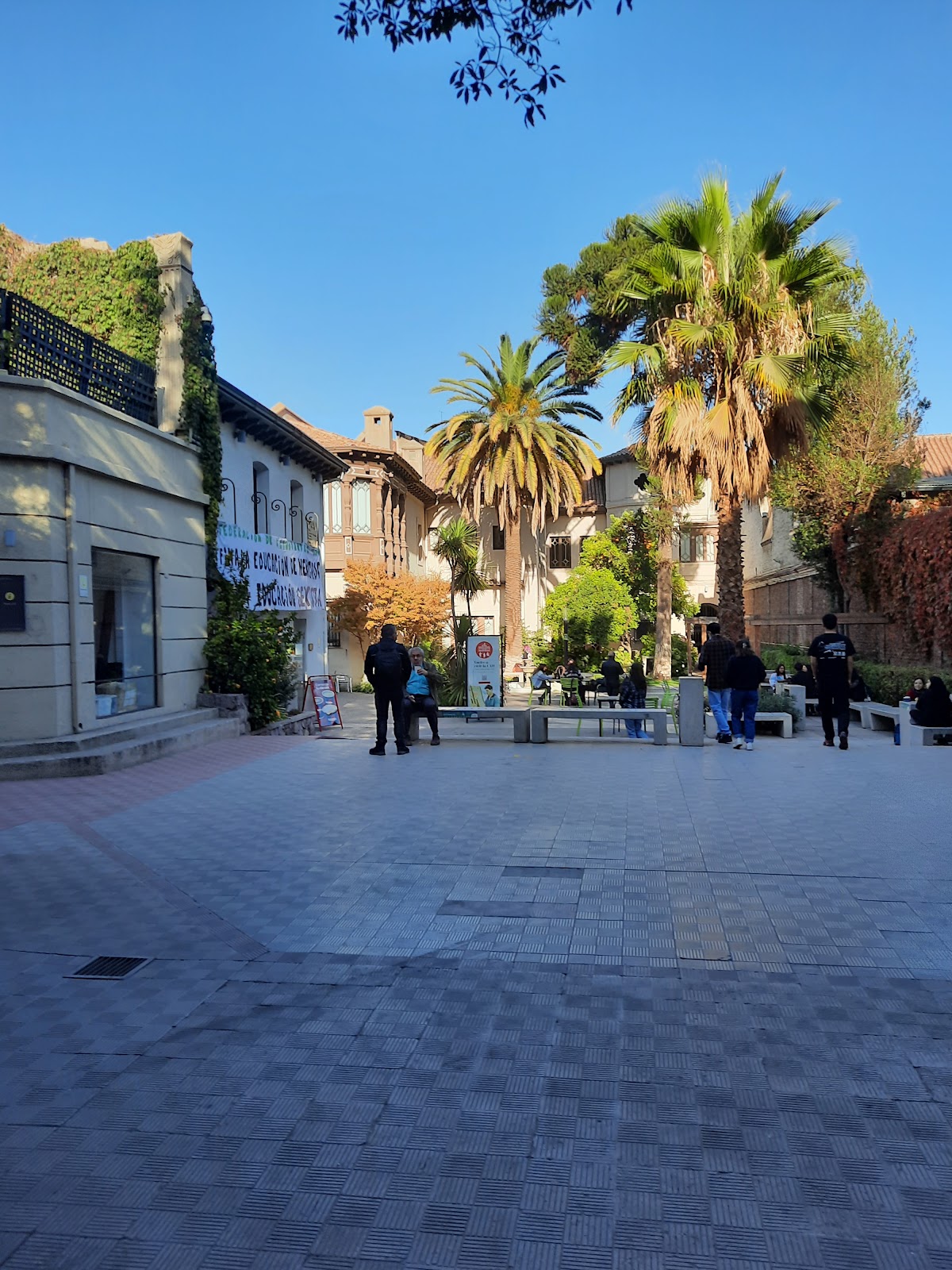 Alberto Hurtado University photo 7