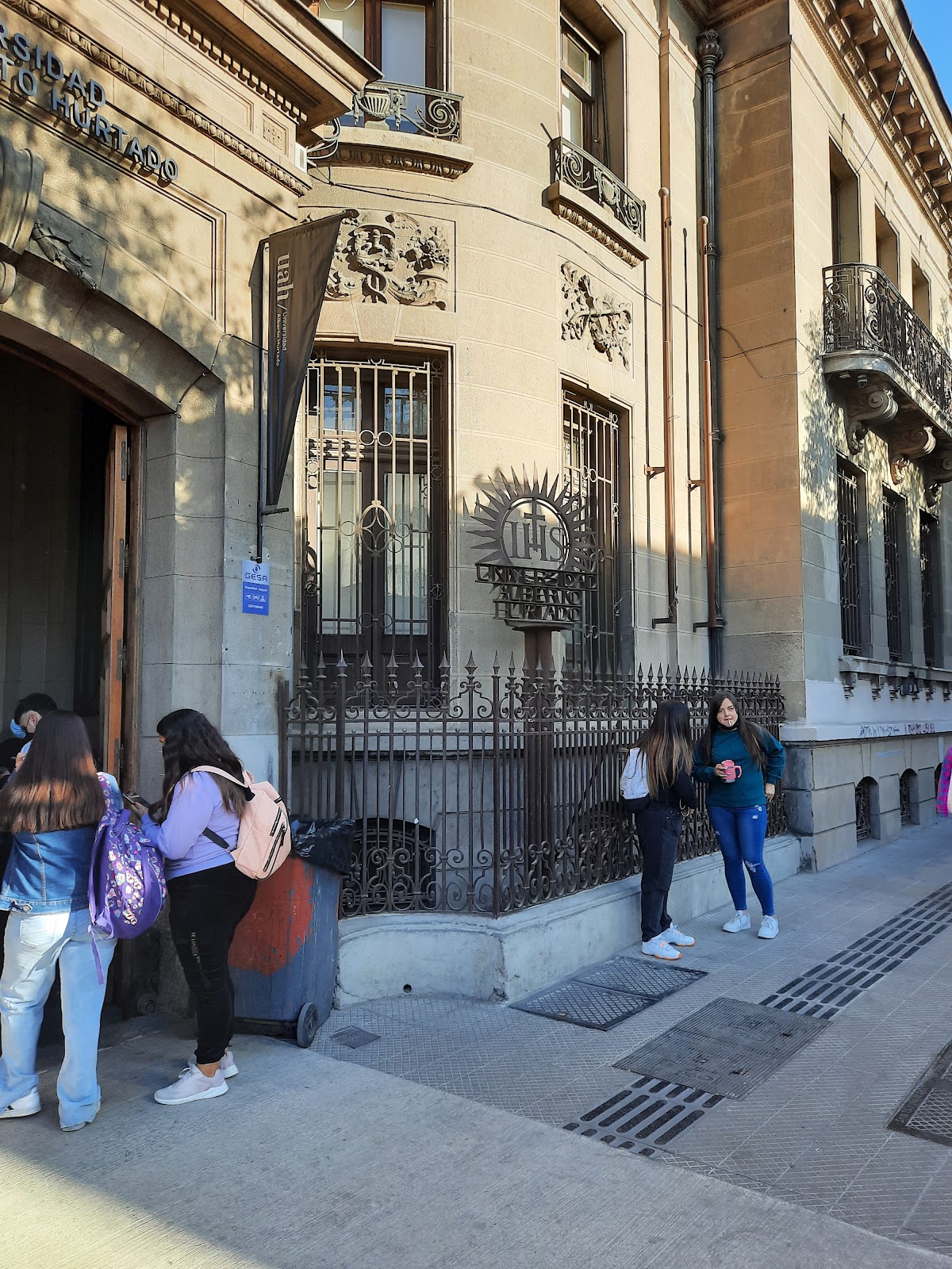Alberto Hurtado University photo 8