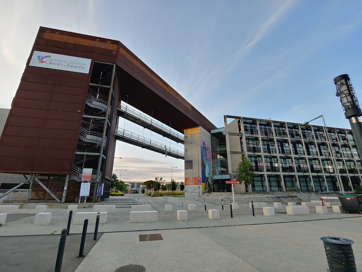 Université Toulouse - Jean Jaurès photo 3