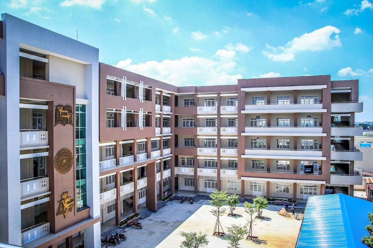 Lac Hong University photo 3