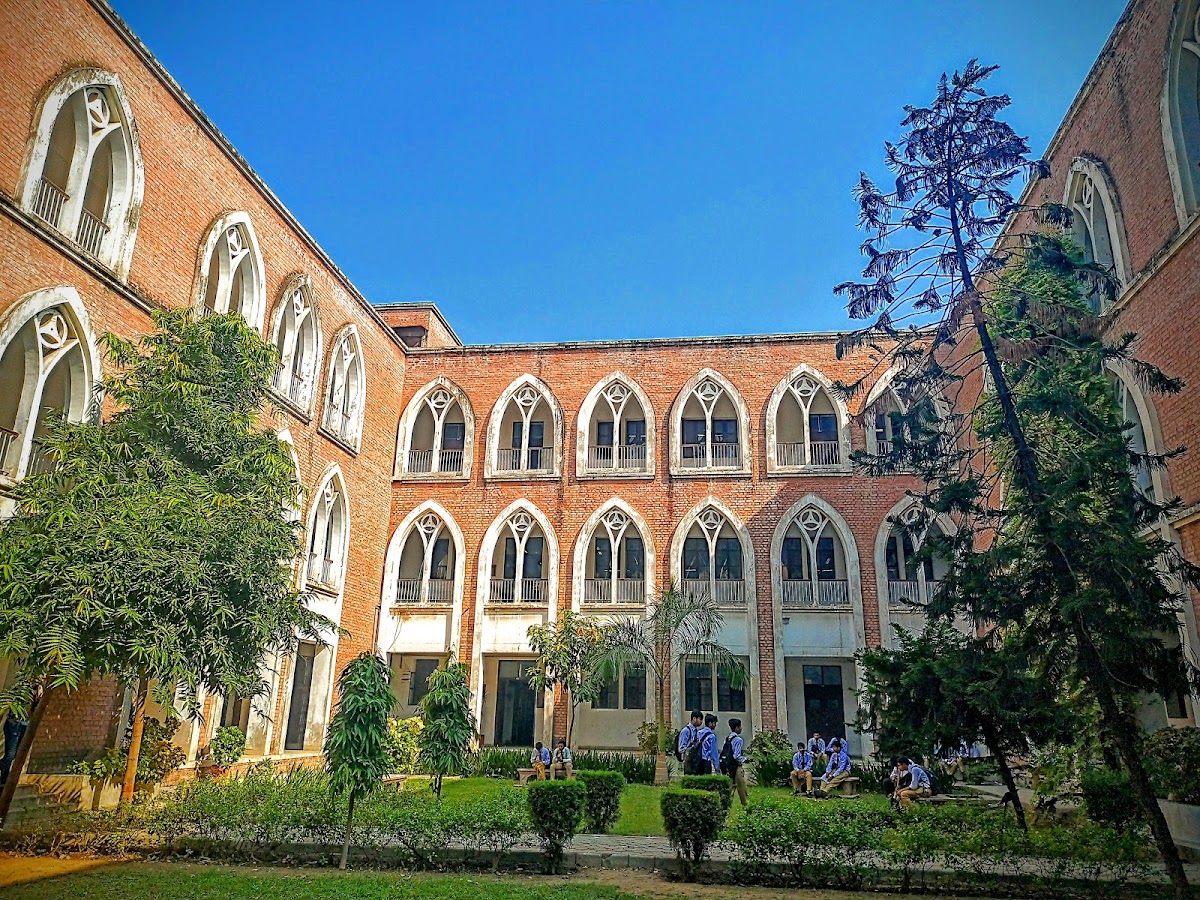 Government College University photo 3
