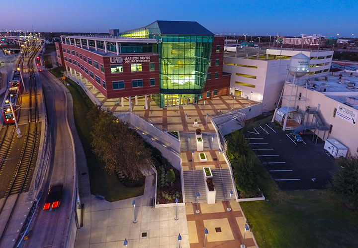 University of Houston-Downtown photo 9