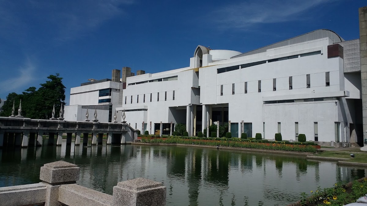 Sukhothai Thammathirat Open University photo 1