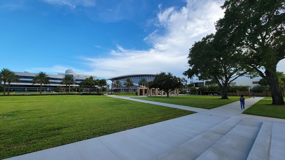 Embry-Riddle Aeronautical University photo 1