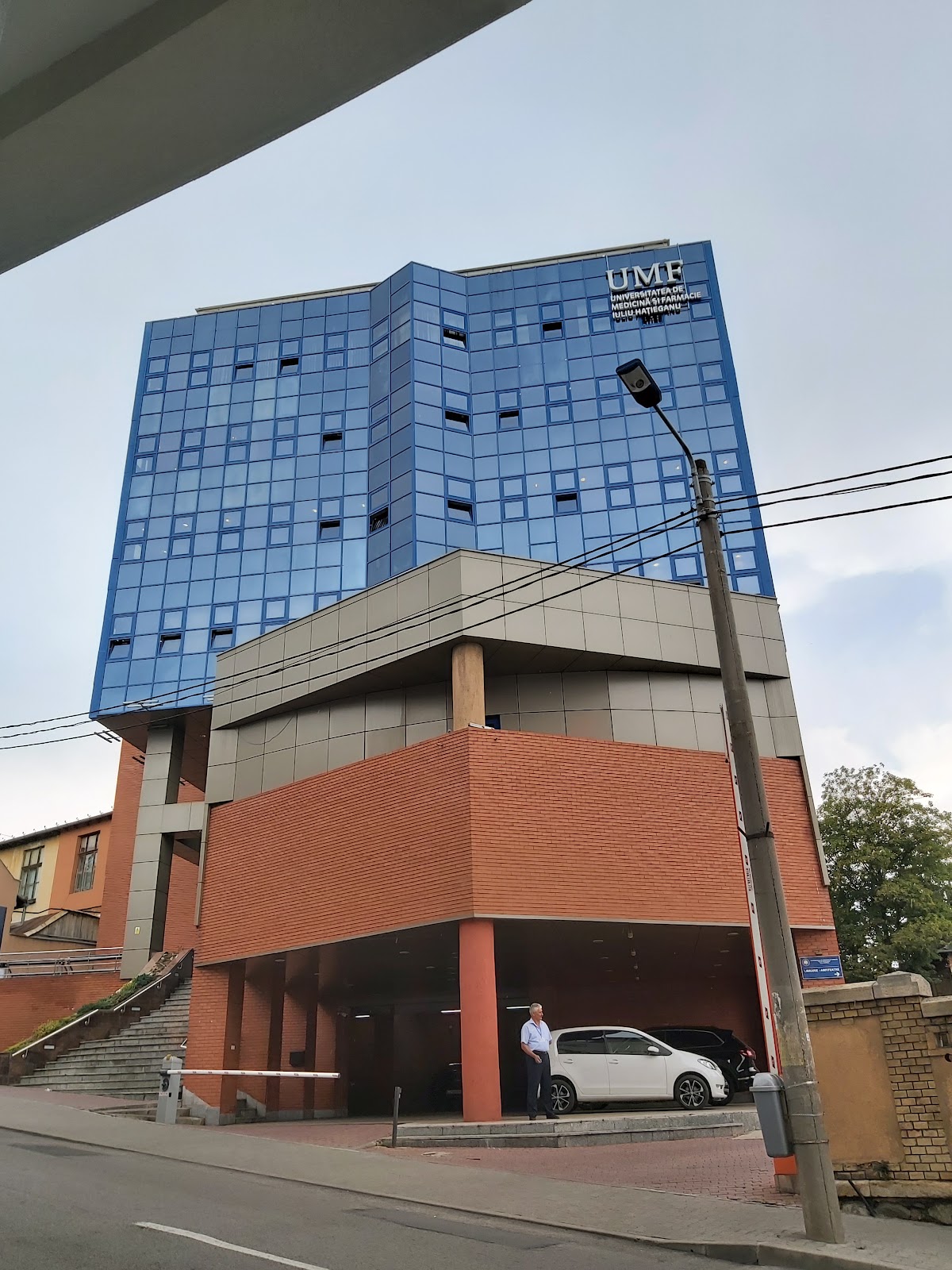 University of Medicine and Pharmacy Iuliu Hațieganu Cluj-Napoca photo 4