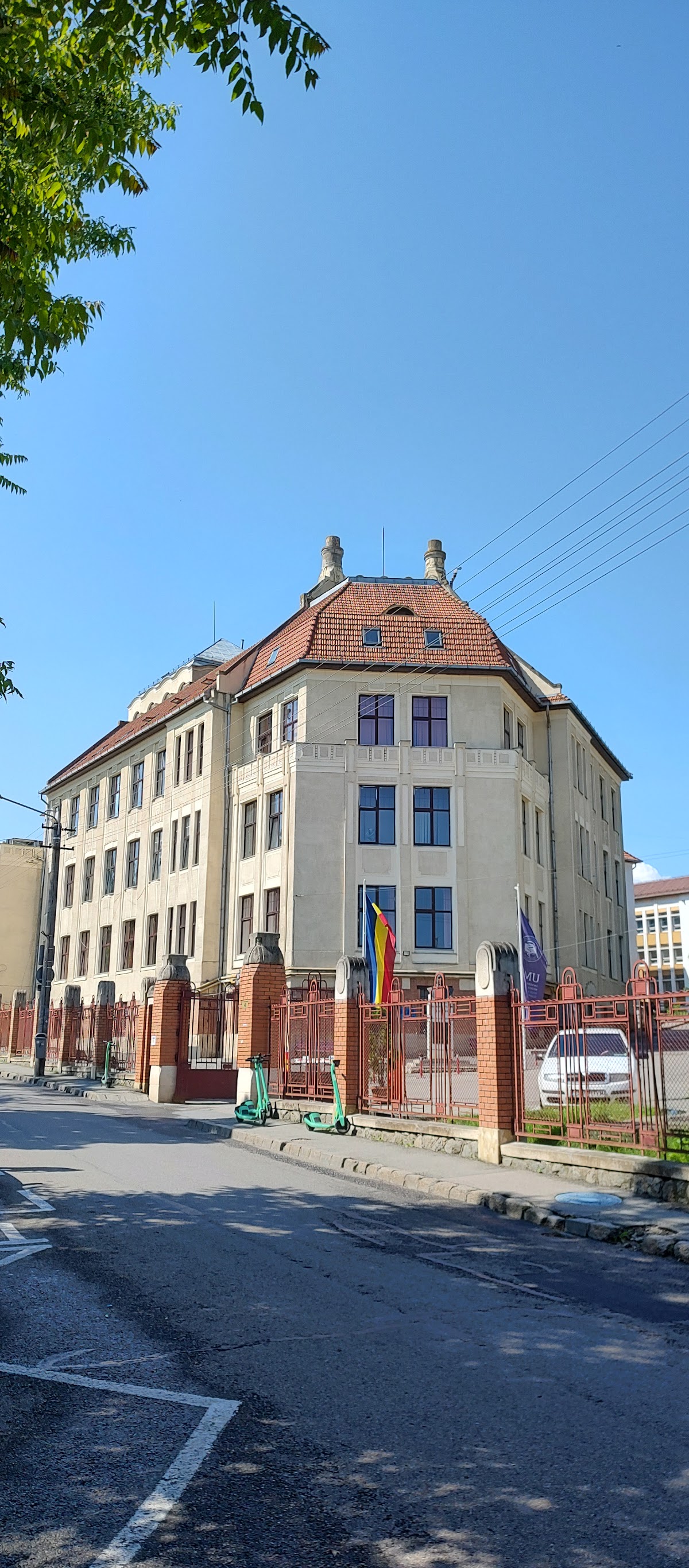 University of Medicine and Pharmacy Iuliu Hațieganu Cluj-Napoca photo 9