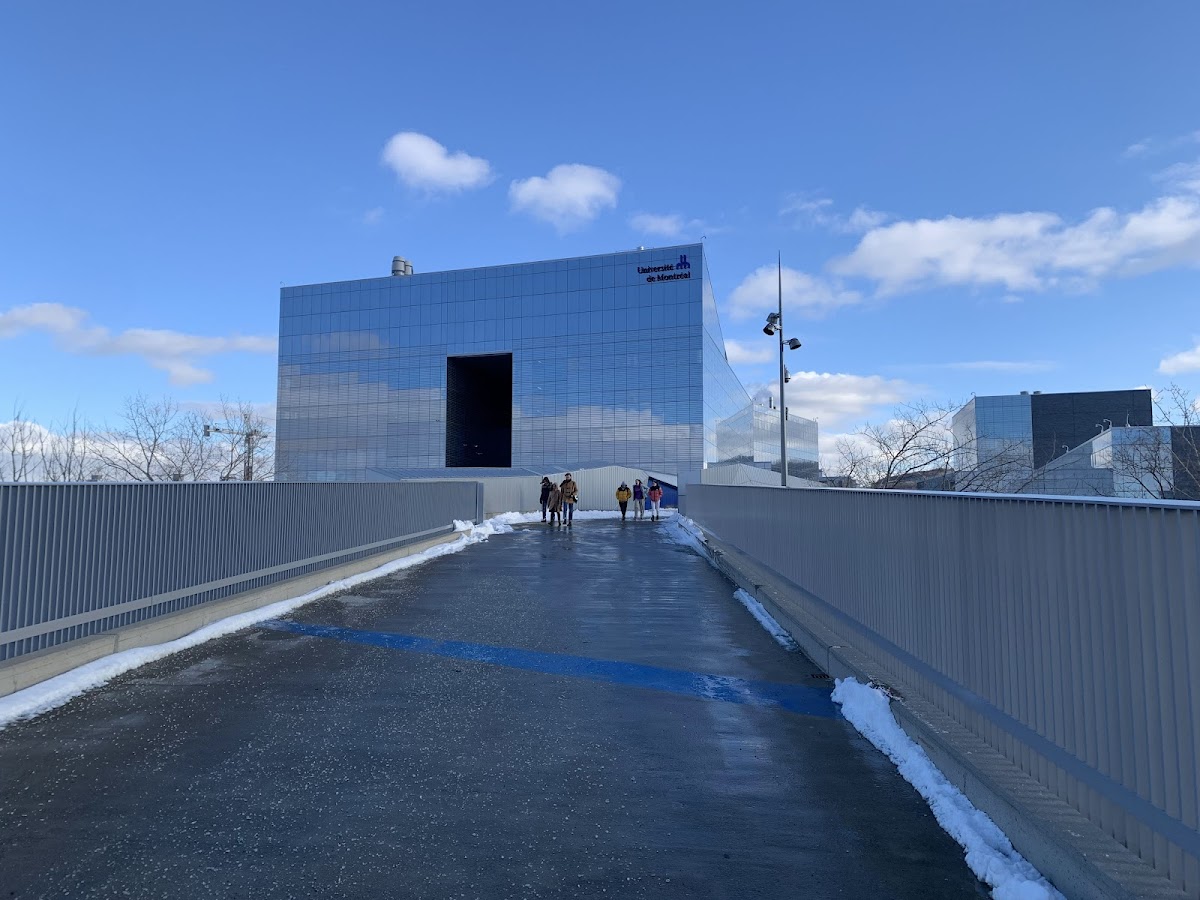 Collège Outremont photo 1