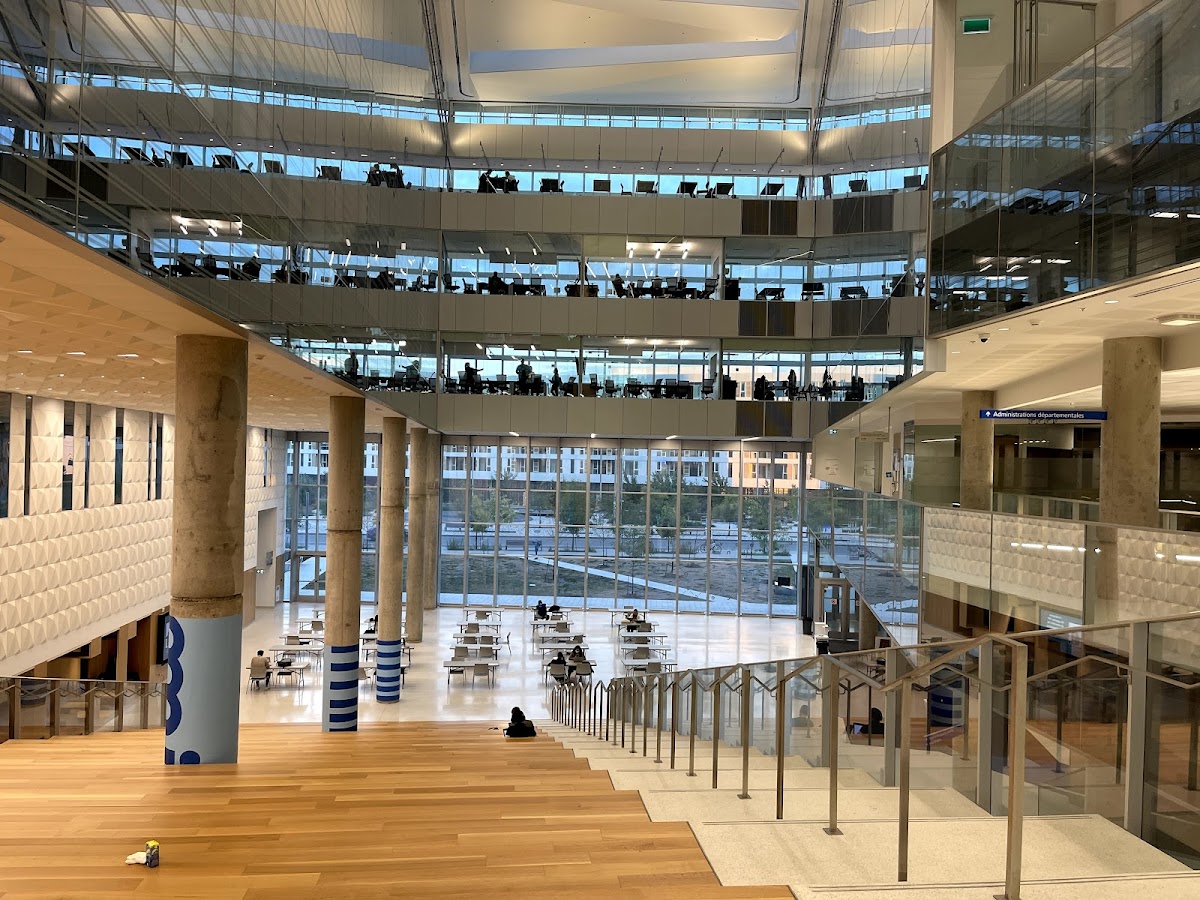 Collège Outremont photo 2