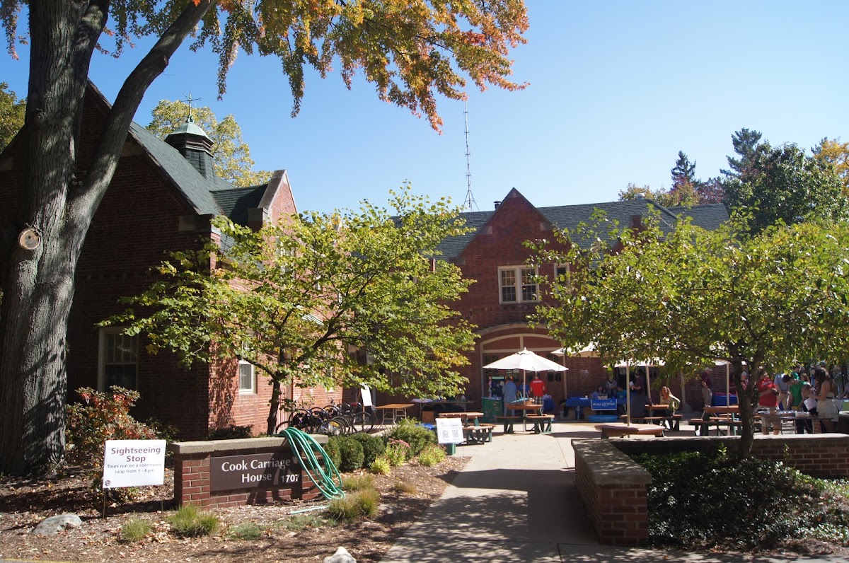 Aquinas College photo 2