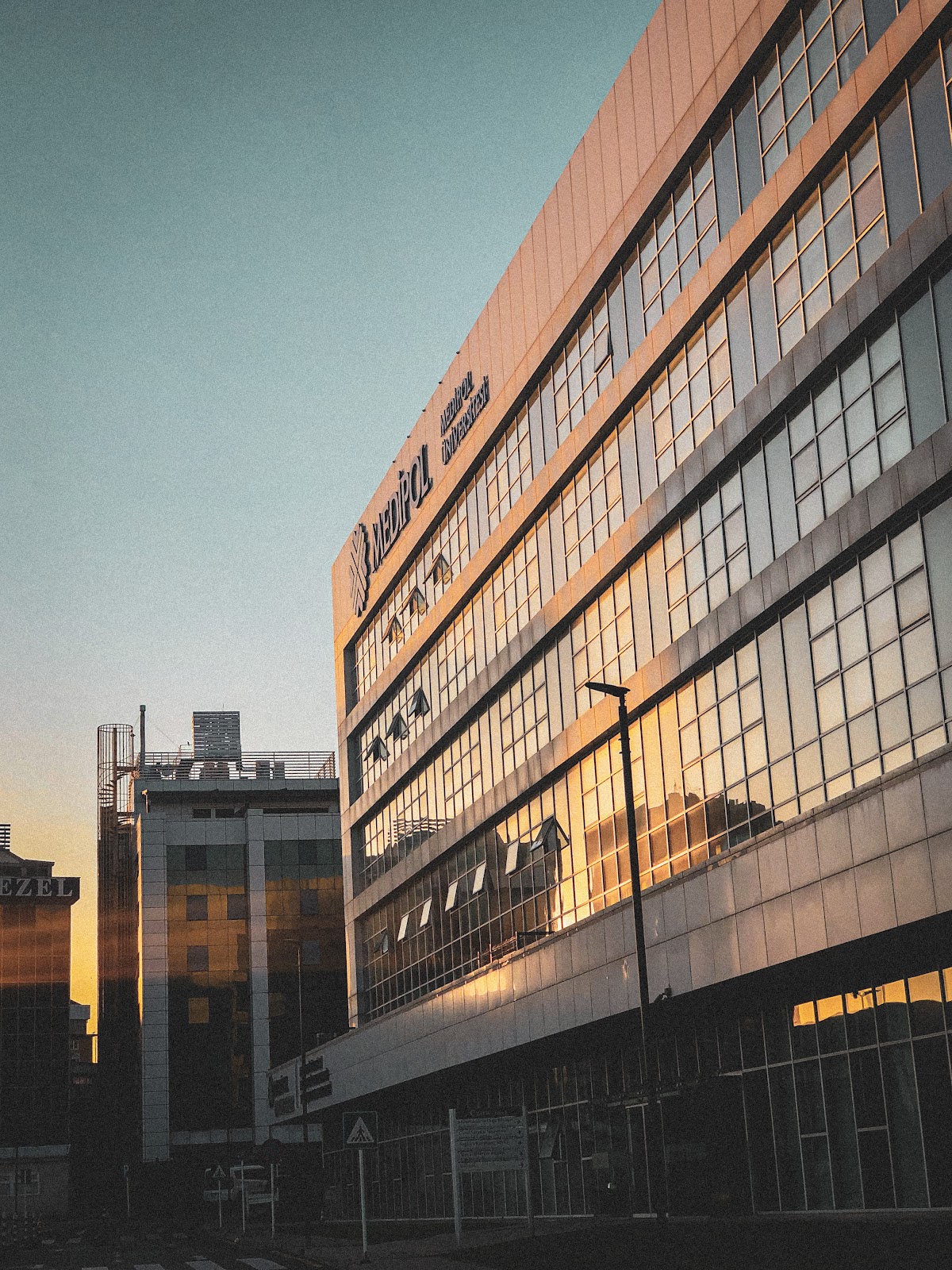 İstanbul Medipol University photo 8