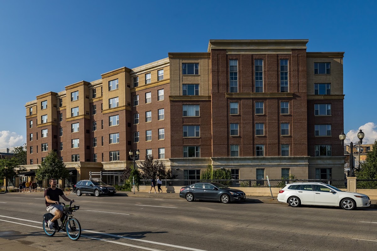 University_1301 photo 2