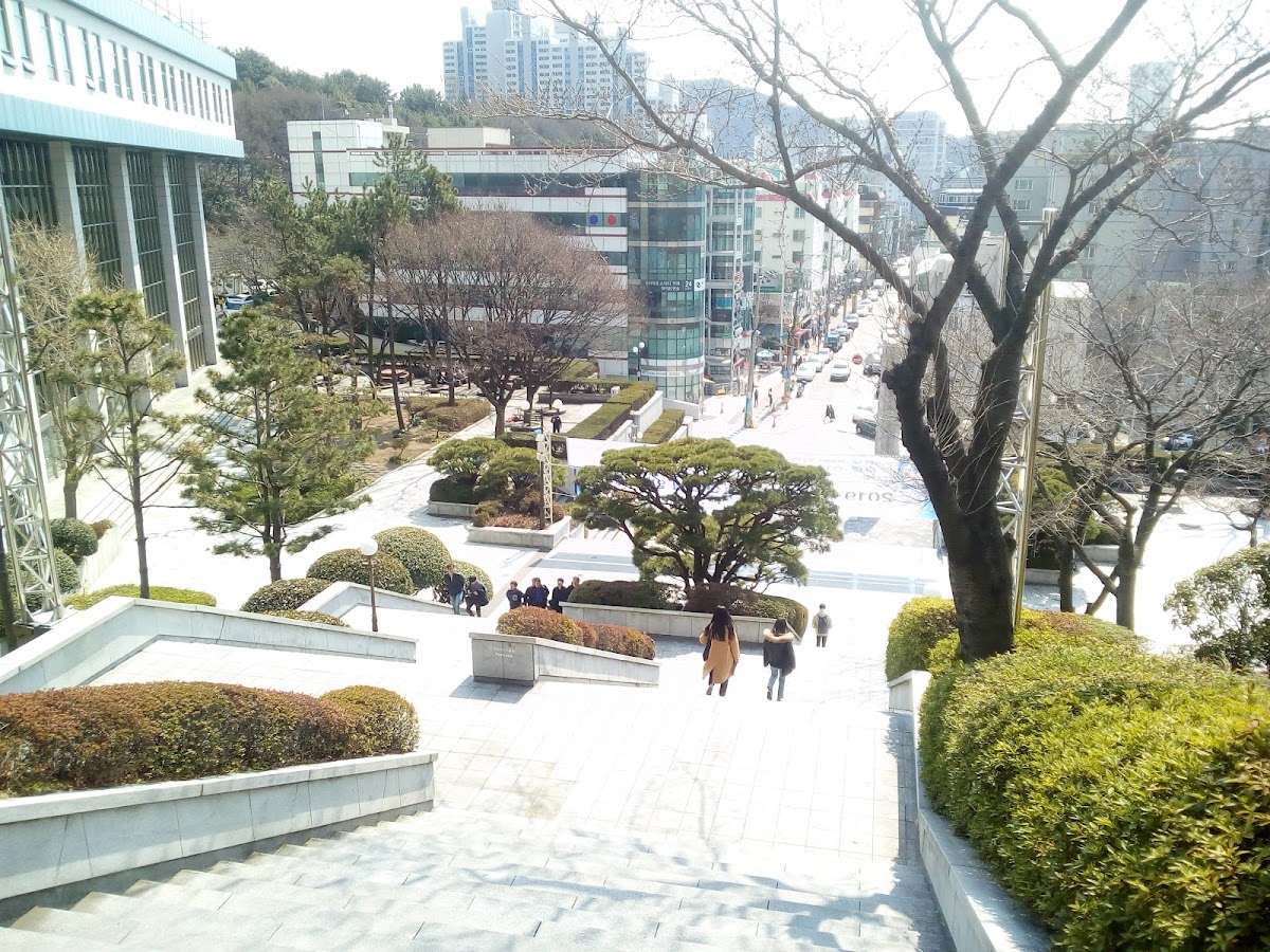 Dong-A University photo 5