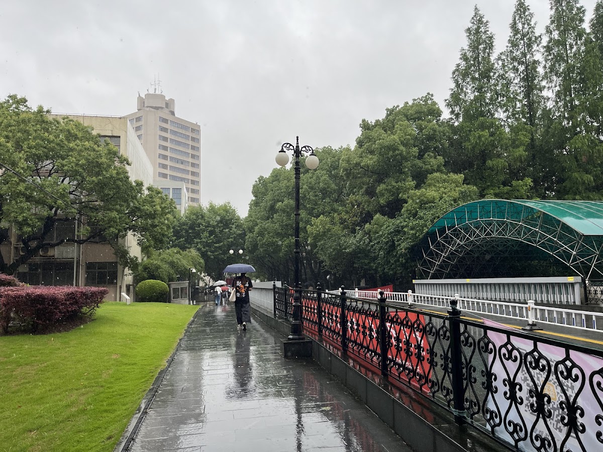 Donghua University photo 6