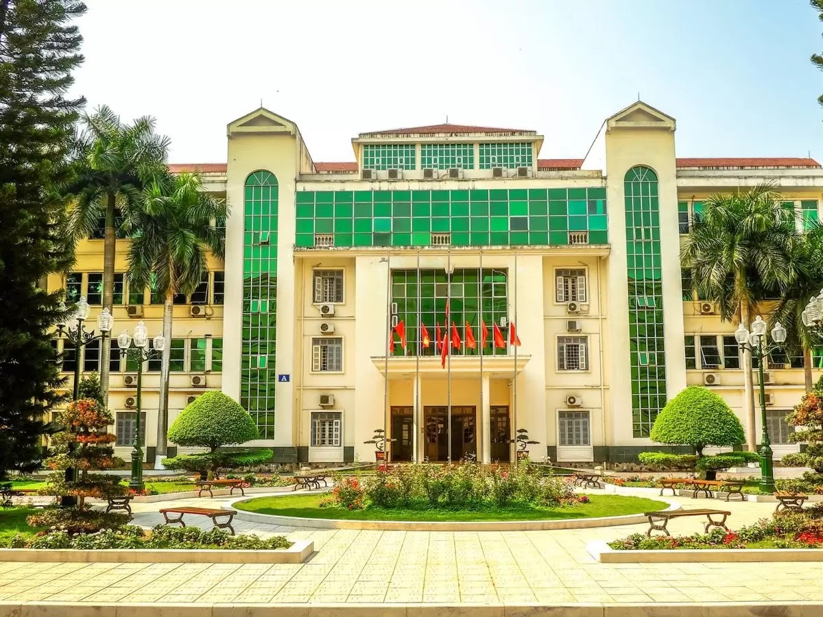 Hanoi University photo 4