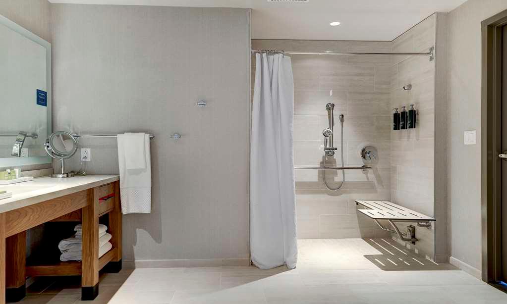 College of 3081 photo 2